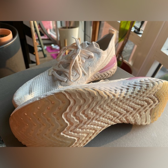 Nike Epic React Flyknit White Pink Foam BQ8927-101 - Picture 15 of 15